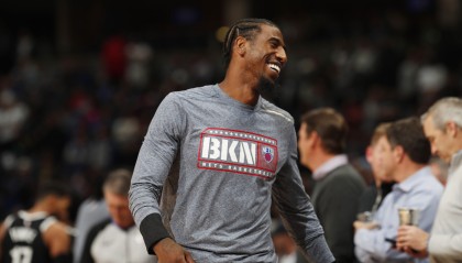 世界杯官方客户端-谁最难防？香波特：哈登（哨子）、库里（掩护）、KD（干扰不了）