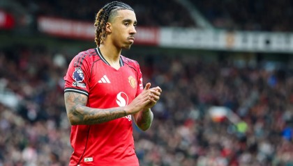 世界杯手机观看-约罗vs维拉全场数据：传球成功率79%，抢断3拦截3解围5